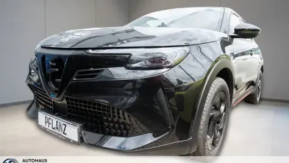 Gebraucht Alfa Romeo Junior Edizione Speciale 136 PS (100 kW) 2025 Schwarz SUV
