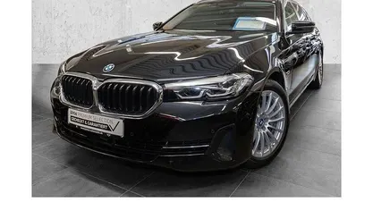 Black sapphire Gebraucht 2021 BMW 530 Kombi | 28.880 € (Guter Preis)