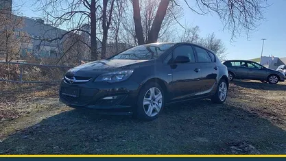 Schwarz Gebraucht 2014 Opel Astra Energy Limousine | 4.690 € (Superpreis)