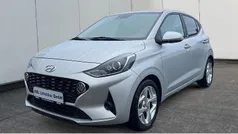 Sleek silver Gebraucht 2021 Hyundai i10 Edition 30 Kleinwagen | 11.490 €