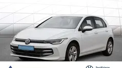 Gebraucht 2024 VW Golf VIII Life Limousine | 27.929 € (Fairer Preis)