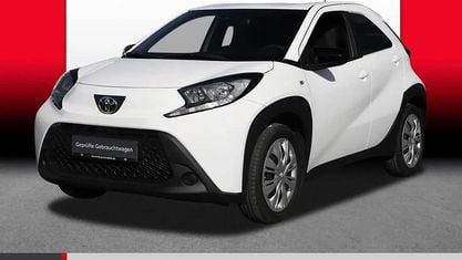 Gebraucht Toyota Aygo X X-play 72 PS (52 kW) 2024 Schneeweiß SUV