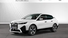 Mineralweiss metallic Gebraucht 2024 BMW iX Sport Line SUV | 66.900 € (Guter Preis)