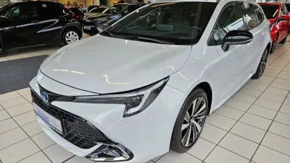 Gebraucht Toyota Corolla 140 PS (102 kW) 2025 Grau Kombi