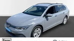 Mondsteingrau Gebraucht 2024 VW Golf VIII Life Kombi | 24.449 € (Fairer Preis)