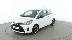 Weiß Gebraucht 2015 Toyota Yaris Cool Limousine | 6.850 € (Fairer Preis)