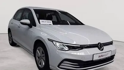 Gebraucht VW Golf VIII Life 130 PS (95 kW) 2022 Limousine