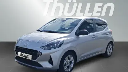 Gebraucht Hyundai i10 GO! 67 PS (49 kW) 2023 Silber Kleinwagen