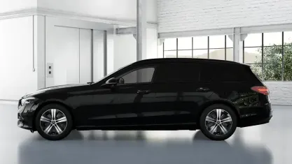 Używany Mercedes C300e Avantgarde 204 KM (150 kW) 2023 Czarny Kombi