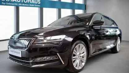 Gebraucht Skoda Superb LAURIN & KLEMENT 158 PS (116 kW) 2021 Schwarz Kombi