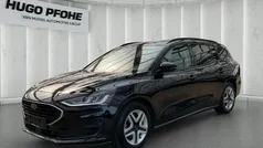 Schwarz Gebraucht 2022 Ford Focus Kombi | 17.340 € (Guter Preis)