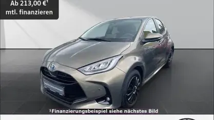 Gebraucht Toyota Yaris Basis 116 PS (85 kW) 2023 Manganbronze metallic Kleinwagen