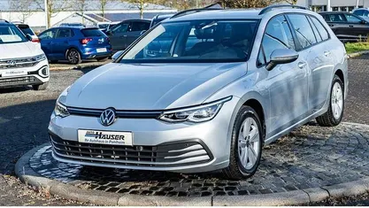 Usata VW Golf VIII Business 131 CV (96 kW) 2023 Argento Station wagon