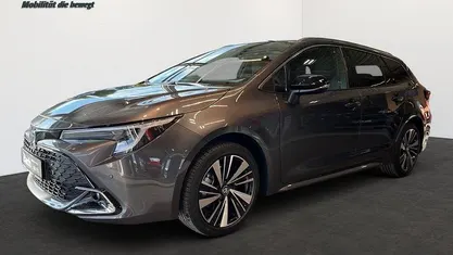 Gebraucht 2025 Toyota Corolla Limousine | 38.490 €