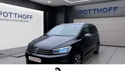 Gebraucht VW Touran IQ Drive 150 PS (110 kW) 2019 Deep black perleffekt Van / Kleinbus