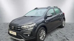 Grau Gebraucht 2023 Dacia Sandero Stepway Kleinwagen | 17.980 € (Fairer Preis)