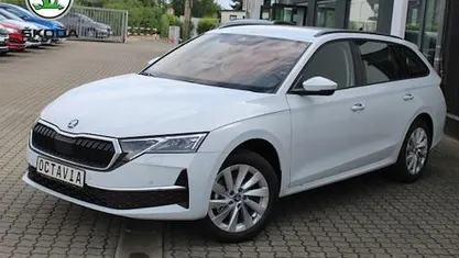 Weiss Gebraucht 2025 Skoda Octavia Selection Kombi | 36.690 € (Teuer)