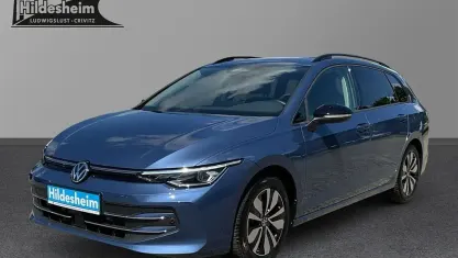 Gebraucht VW Golf VIII Goal 150 PS (110 kW) 2025 Blau Kombi