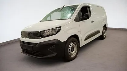 Gebraucht Opel Combo Basis 131 PS (96 kW) 2025 Weiß Kombi