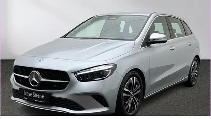 Gebraucht Mercedes B200 Advanced 163 PS (119 kW) 2025 Lack hightechsilber Van / Kleinbus