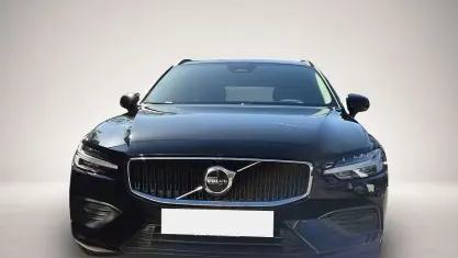 Gebraucht Volvo V60 197 PS (144 kW) 2025 Schwarz Kombi