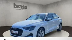 Gletscherweiß metallic Gebraucht 2024 Audi A3 Sportback Ambiente Limousine | 28.900 € (Fairer Preis)