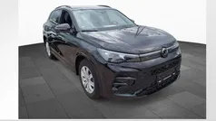 Deep black perleffekt Gebraucht 2024 VW Tiguan R-line SUV | 41.440 € (Fairer Preis)