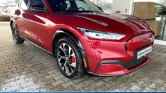 Lucidrot metallic Gebraucht 2022 Ford Mustang Mach-E SUV | 48.990 €