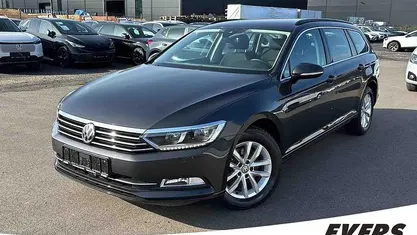 Gebraucht VW Passat Comfortline 120 PS (88 kW) 2019 Mangangrau metallic Kombi