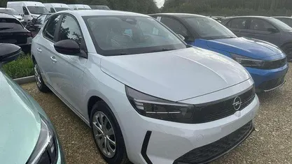 Kontur weiß metallic Gebraucht 2025 Opel Corsa Edition Kleinwagen | 19.141 € (Fairer Preis)