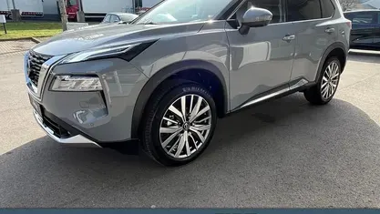 Neu Nissan X-Trail Tekna+ 163 PS (119 kW) 2026 Grau SUV