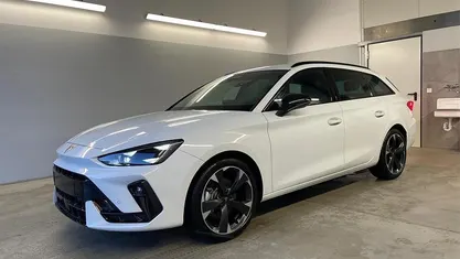 [2y2y] nevada weiß metallic [2y2y] nevada weiß metallic Neu 2026 Cupra Leon Limousine | 35.590 € (Fairer Preis)