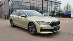 Beige Gebraucht 2024 Skoda Superb Selection Kombi | 32.490 € (Guter Preis)