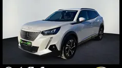 Lack weiss perlglänzend/typ au Gebraucht 2022 Peugeot e-2008 Allure SUV | 16.990 € (Guter Preis)