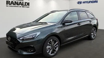 Grün Neu 2025 Hyundai i30 Advantage Limousine | 25.990 € (Fairer Preis)