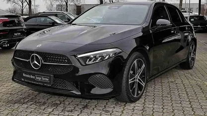 Unilack nachtschwarz Gebraucht 2024 Mercedes A180 Progressive Limousine | 28.790 € (Fairer Preis)