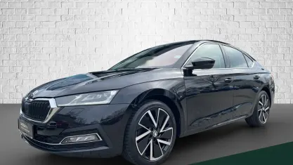 Używany Skoda Octavia First Edition 150 KM (110 kW) 2021 Czarny Sedan/Limuzyna