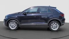 Deep black Gebraucht 2024 VW T-Roc Style SUV | 30.040 € (Fairer Preis)