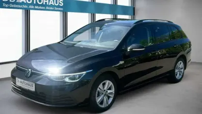 Gebraucht VW Golf VIII Life 150 PS (110 kW) 2024 Schwarz Kombi