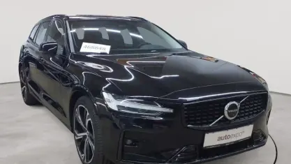 Używany Volvo V60 Plus 197 KM (144 kW) 2023 Czarny Kombi