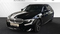 Saphirschwarz metallic Gebraucht 2024 BMW 330 M Sport Kombi | 42.222 € (Superpreis)