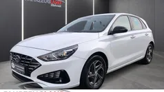 Weiß Gebraucht 2021 Hyundai i30 Edition 30 Limousine | 15.990 € (Fairer Preis)