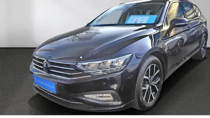 Gebraucht VW Passat Business 150 PS (110 kW) 2023 Kombi