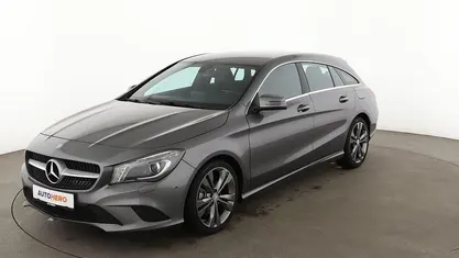 Grau Gebraucht 2015 Mercedes CLA180 Shooting Brake Urban Kombi | 16.820 € (Fairer Preis)
