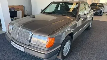 Occasion Mercedes E300 179 ch (131 kW) 1991 Marron Berline