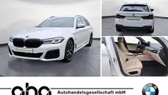 Weiß Gebraucht 2023 BMW 530e M Sport Kombi | 39.860 € (Fairer Preis)