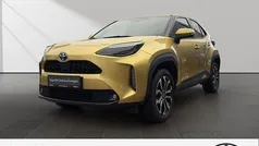 Warm gold metallic Gebraucht 2023 Toyota Yaris Hybrid Connect Style | 23.990 € (Fairer Preis)