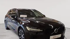Onyx black metallic Gebraucht 2024 Volvo V60 Plus Kombi | 38.690 € (Fairer Preis)