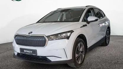 Moonweiß perleffekt Gebraucht 2024 Skoda Enyaq iV Loft SUV | 34.990 € (Fairer Preis)