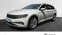 Weiß Gebraucht 2023 VW Passat Business Kombi | 28.490 € (Etwas zu teuer)